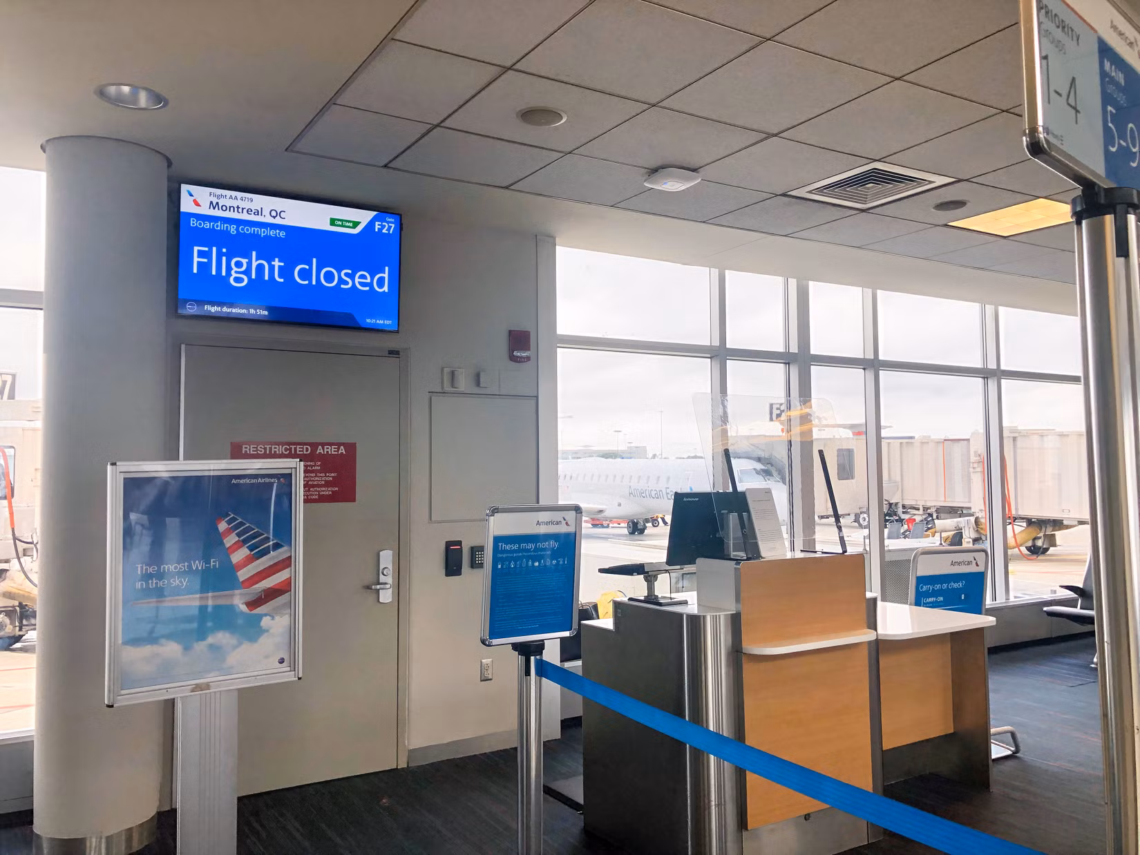 American Airlines Yolcusu, Taşıyıcı Uçuşlarının Neredeyse Yarısında Rötar Yaparken Uçuş Öncesi Onarım Konusunda Yakalanıyor