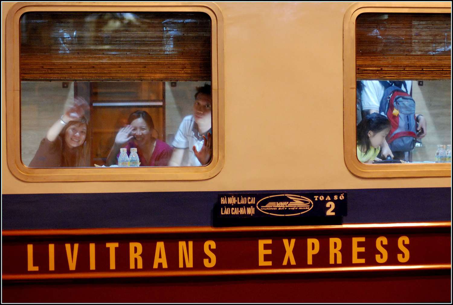 Vietnam Tren Livitrans üzerinden Hanoi'den Hue'ya seyahat