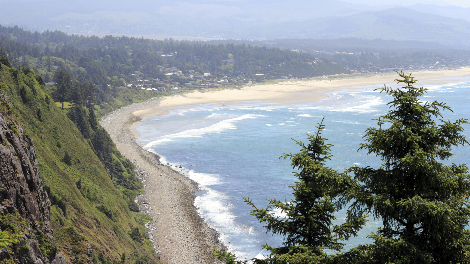 Oregon'un Tillamook Sahilindeki Sevgili Sahil Şehri Açık Hava Aktiviteleriyle Doluyor