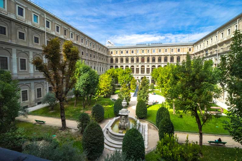 Reina Sofia Ulusal Sanat Müzesi